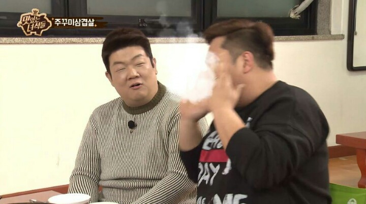 9930DA4B5AE151AB0B9A5A