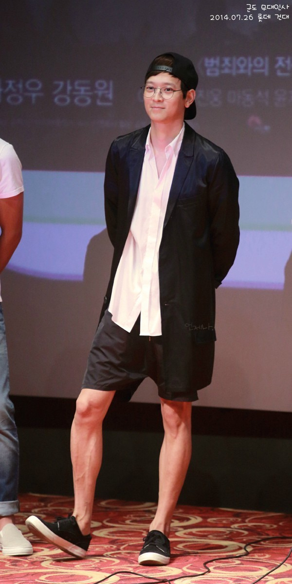 스냅백 쓴 강동원