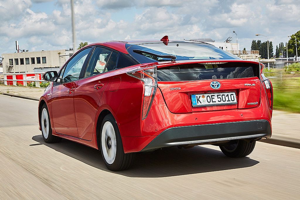 아이오닉 vs 프리우스