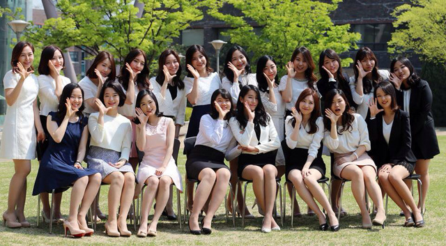 플래시24- > 커뮤니티 > 서울여대 졸업사진 촬영중…” style=”width:100%” title=”플래시24- > 커뮤니티 > 서울여대 졸업사진 촬영중…”><figcaption>플래시24- > 커뮤니티 > 서울여대 졸업사진 촬영중…</figcaption></figure>
<figure><img decoding=