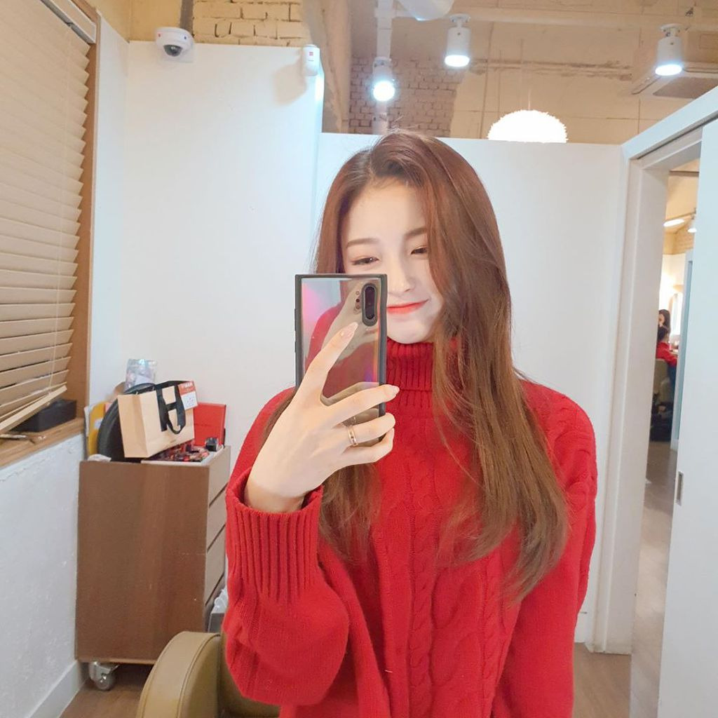 오마이걸 아린 거울 셀카