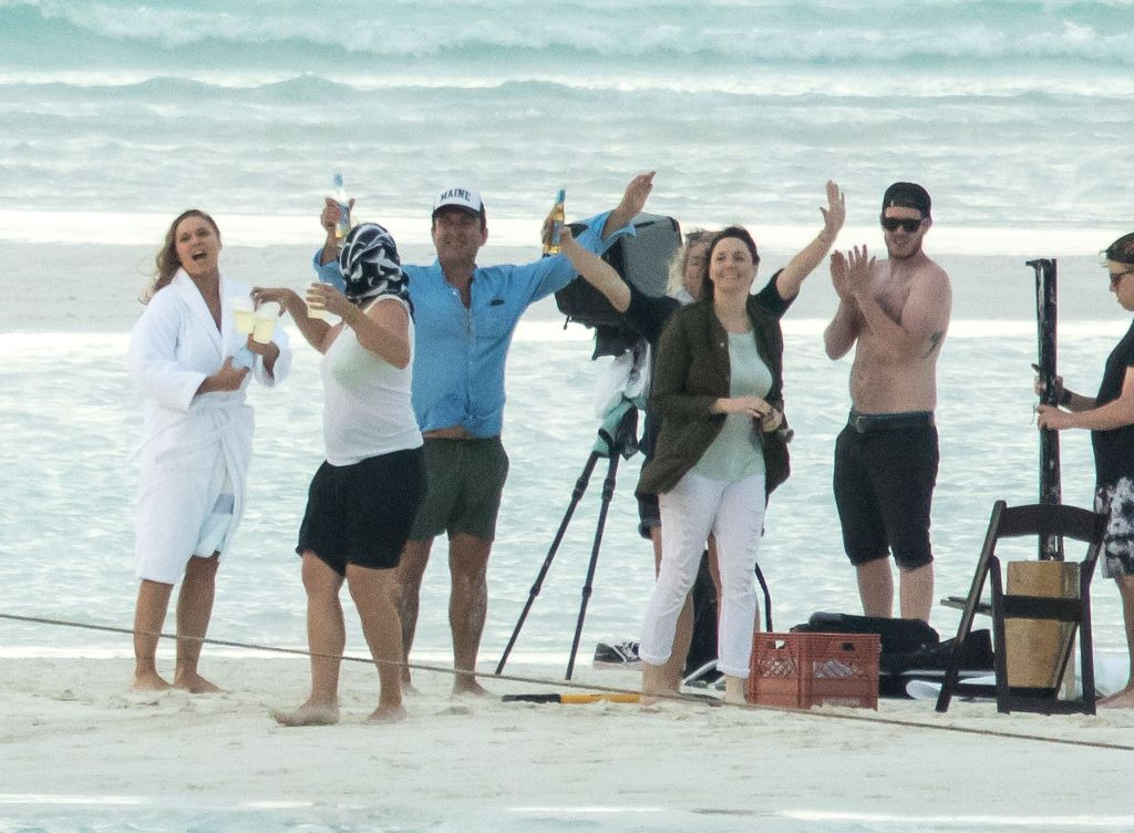 UFC 파이터 '론다 로우지'의 수영복 바디페인팅