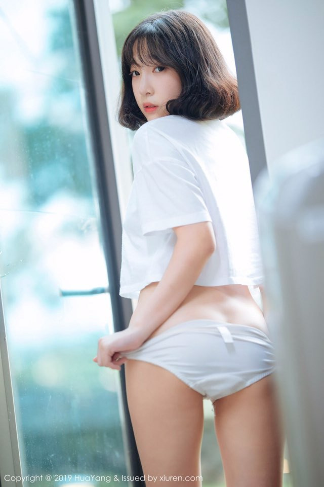 강인경 흰팬티