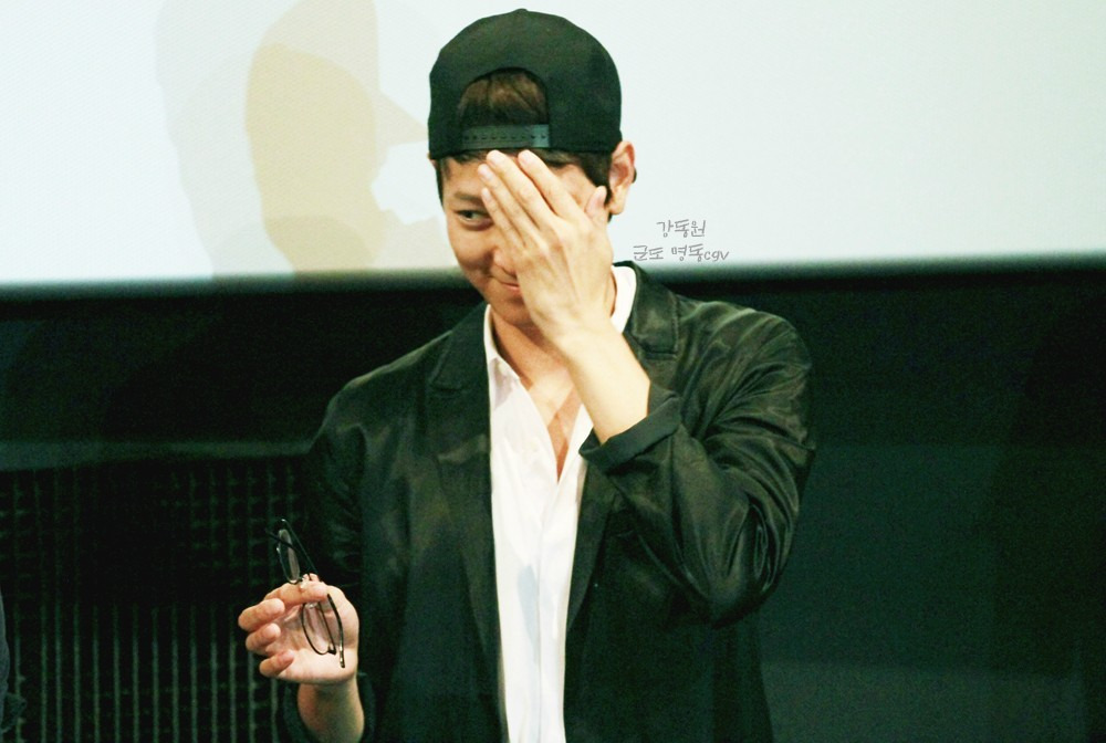 스냅백 쓴 강동원