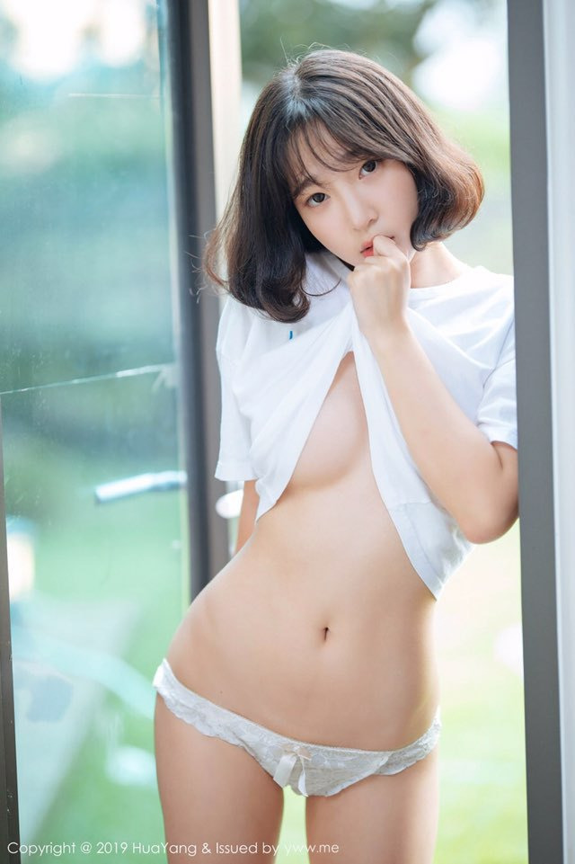 강인경 흰팬티