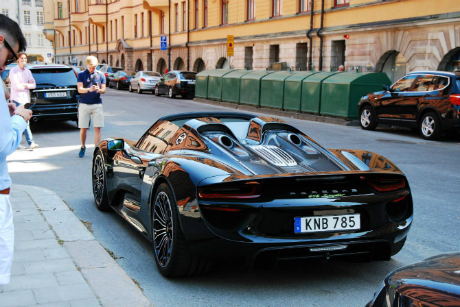 즐라탄이 타는 포르쉐