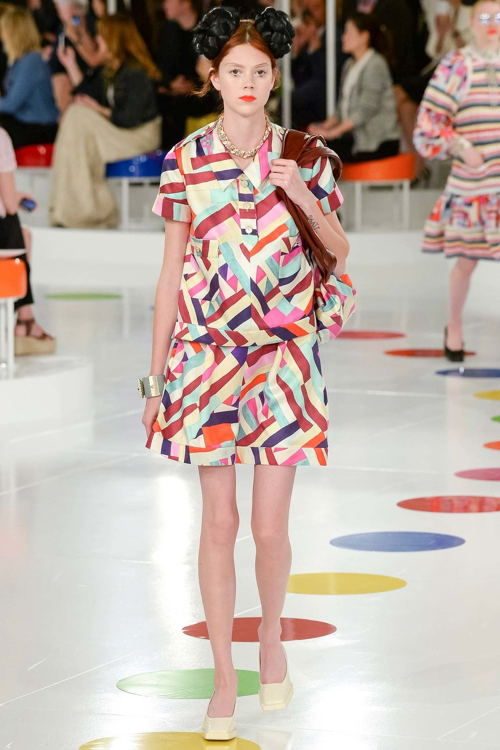 한국에서 영감 받아 제작한 명품 브랜드들 의상들