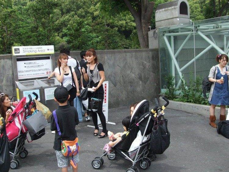 열도의 흡연 구역