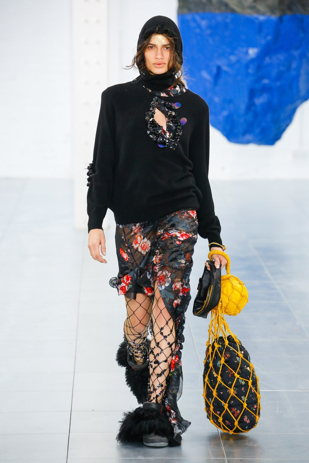 한국에서 영감 받아 제작한 명품 브랜드들 의상들