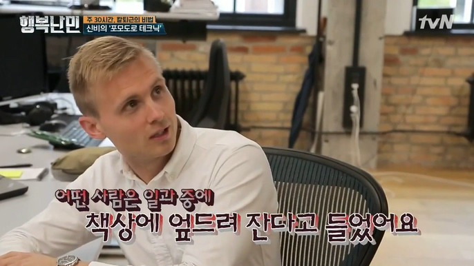 99877E3359DB57692D3698