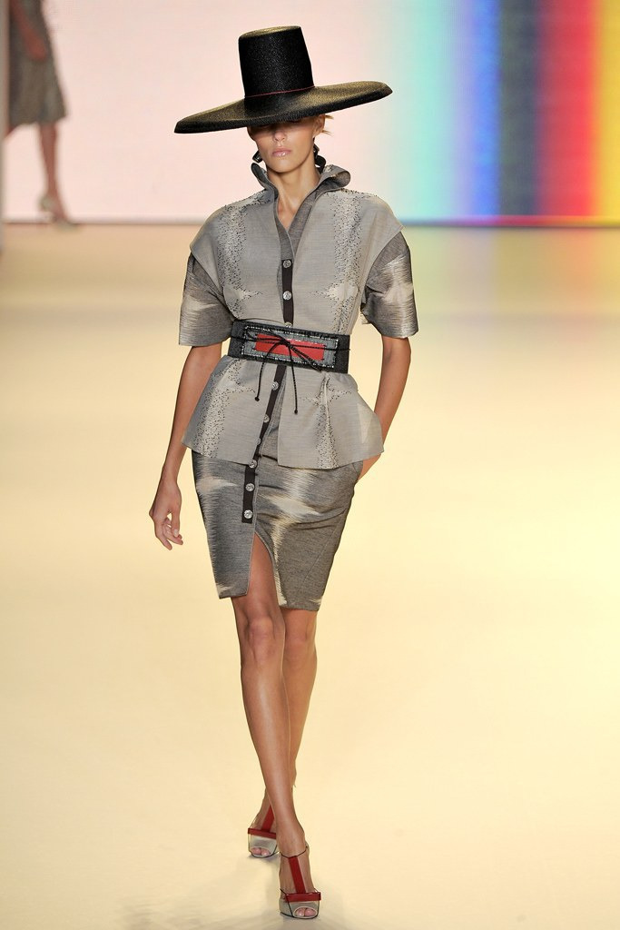 한국에서 영감 받아 제작한 명품 브랜드들 의상들