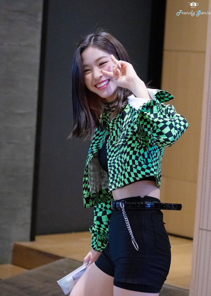 웃는게 귀여운 ITZY 신류진