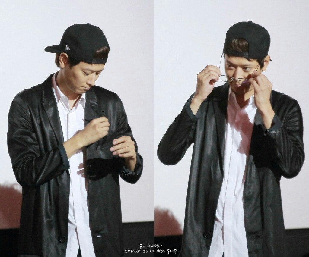 스냅백 쓴 강동원