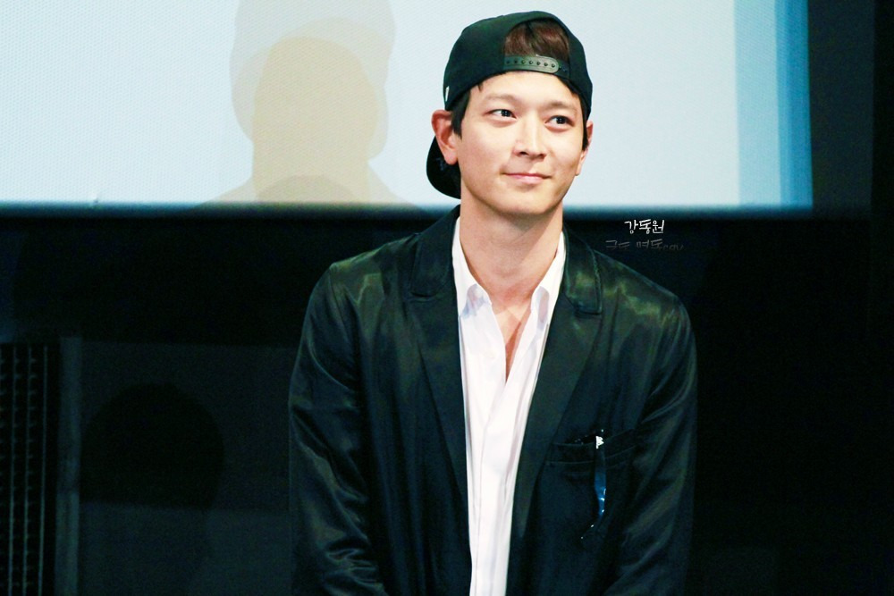 스냅백 쓴 강동원