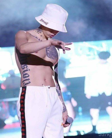 99E5B0455BFB6F1834CA65