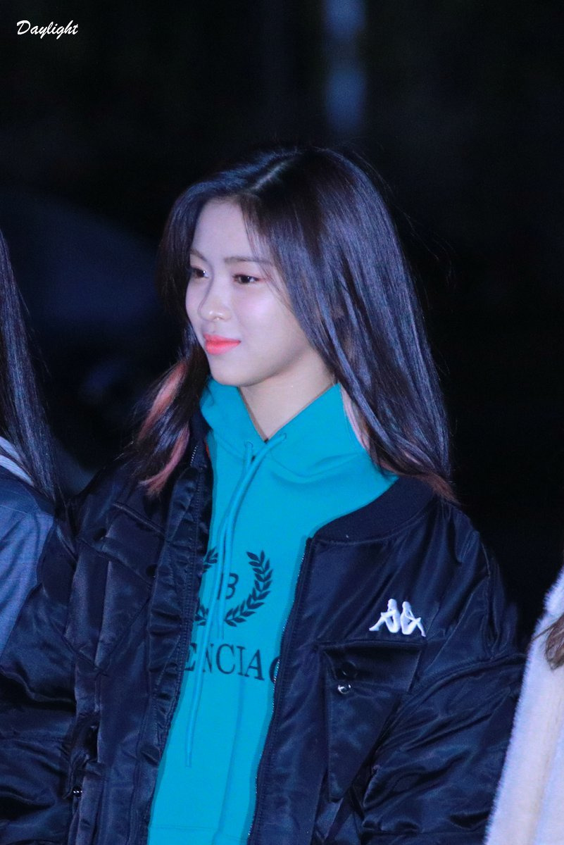 웃는게 귀여운 ITZY 신류진