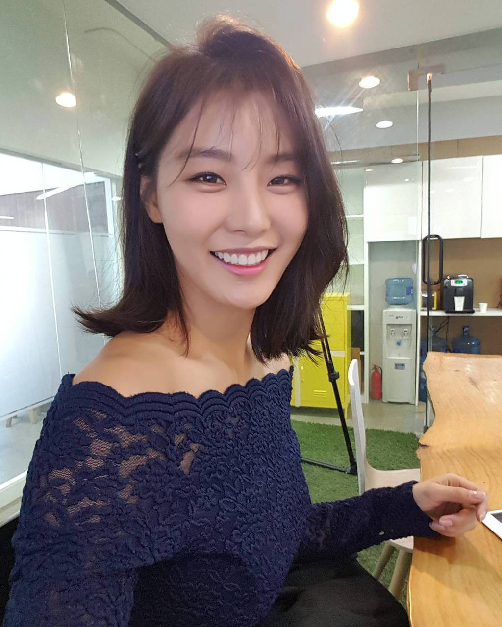 배우 겸 방송인 강소연 - 후방주의 - 꾸르