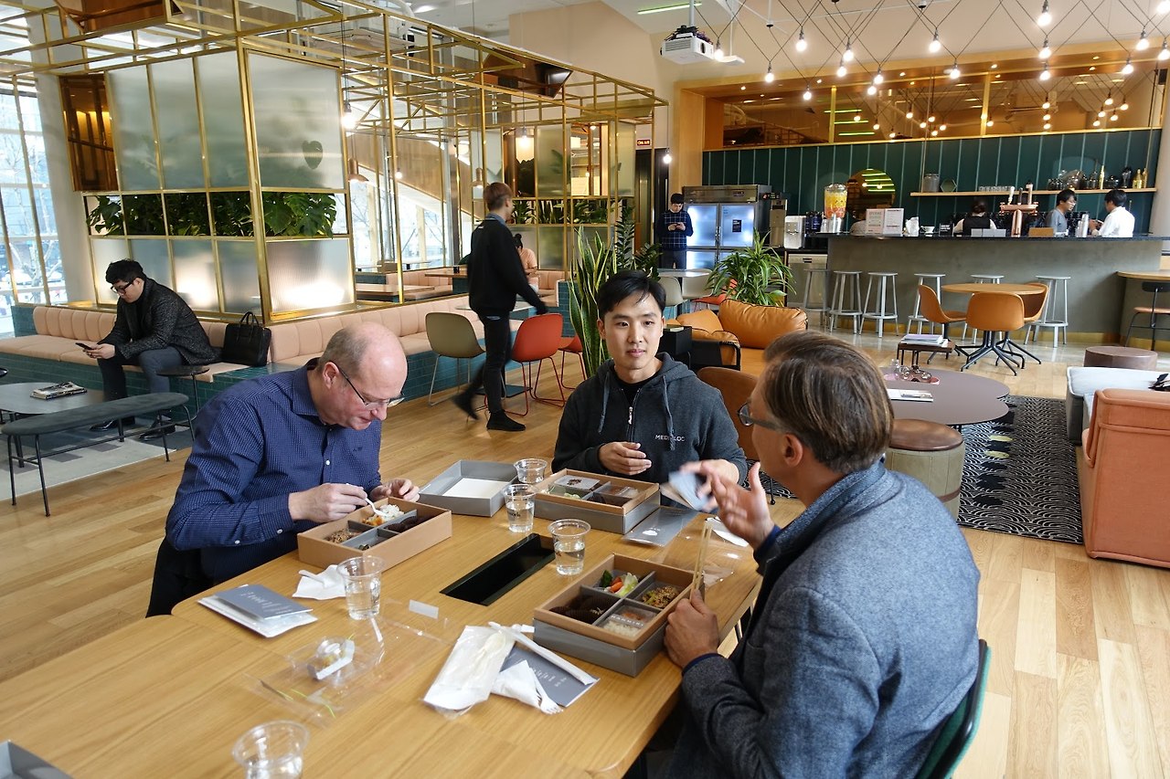 메디블록 스위스 대사관 바젤 대학교