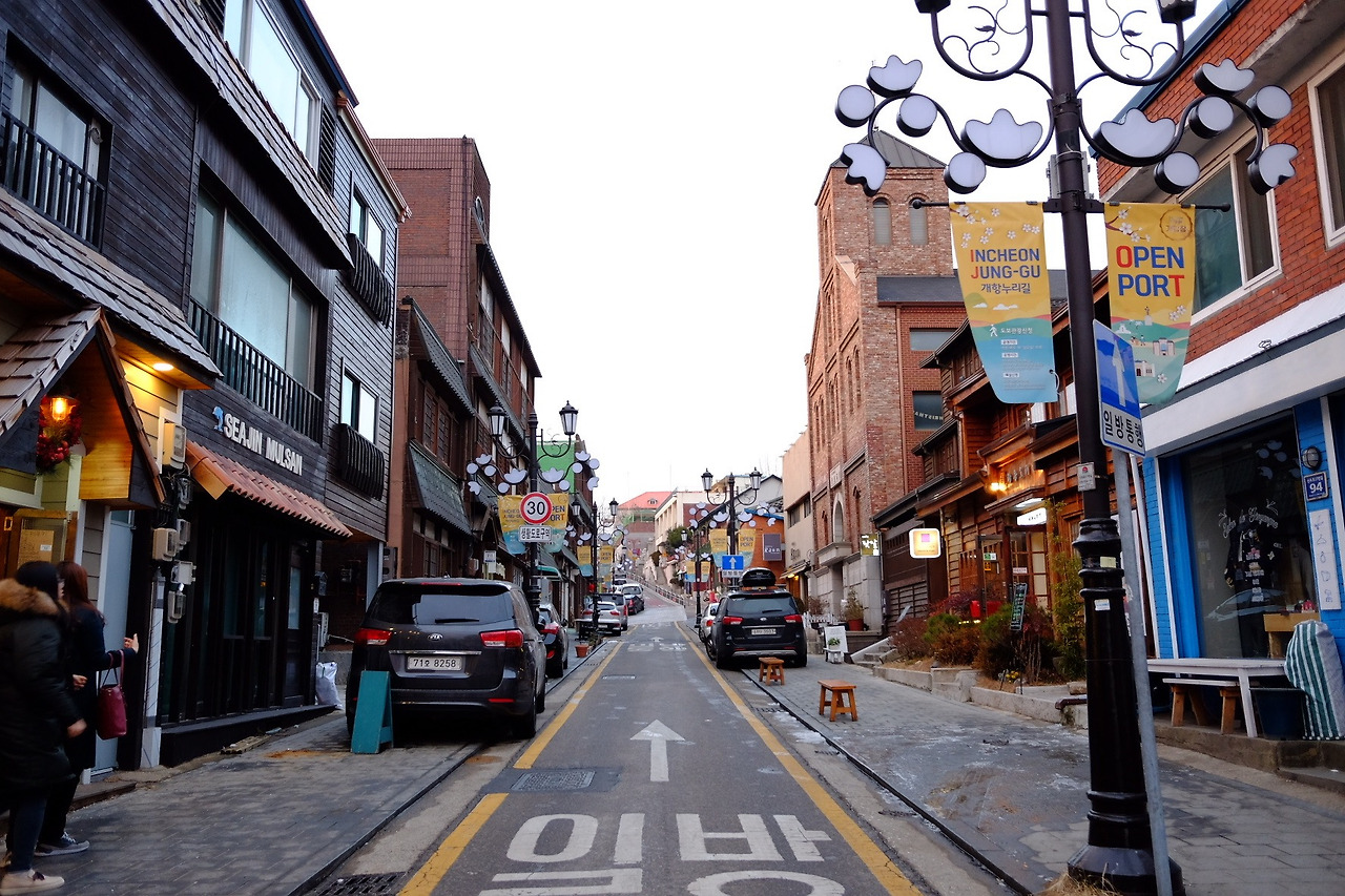 가깝지만 잘 몰랐던 노을빛 인천