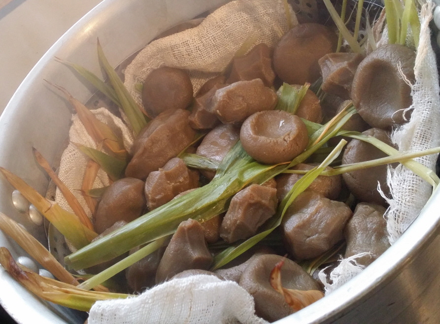파초잎에 떡을 찌다.