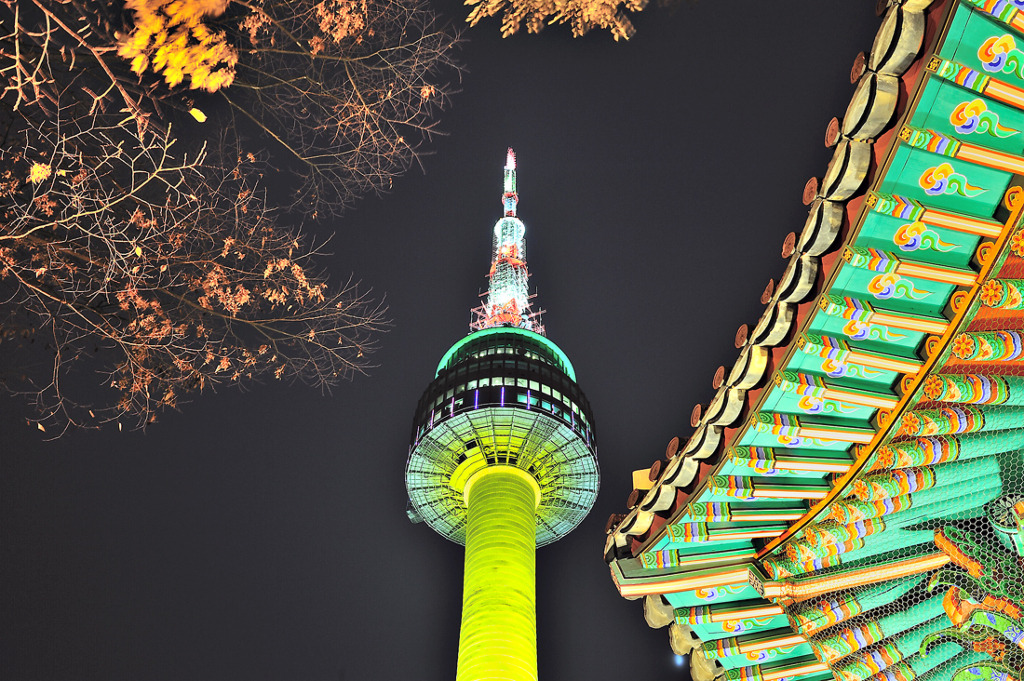 Seoul tower. Башня Намсан в Сеуле. Сеул телебашня. Сеульская телебашня (г. Сеул). Сеульская телебашня Сеул панорама.