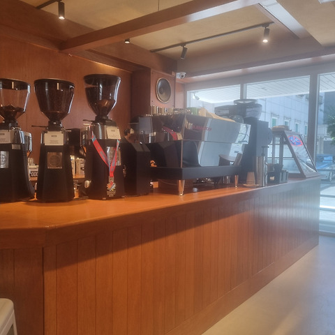 쿠지 커피로스터스 강남역점