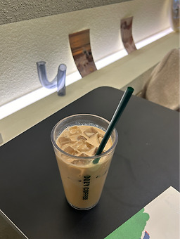 우지커피 홍대동교점