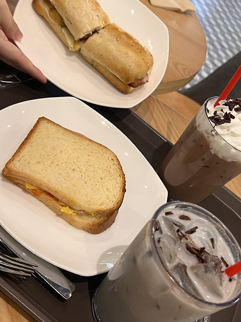 할리스 종각역점