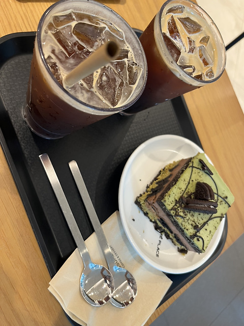 투썸플레이스 강남KI타워점