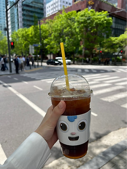 컴포즈커피 여의도점