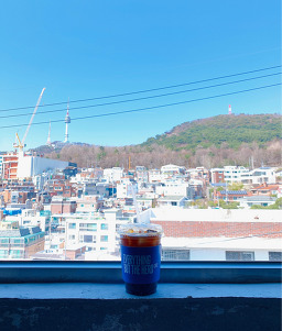 에브리씽벗더히어로