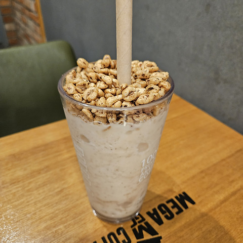 메가MGC커피 신자초사거리점