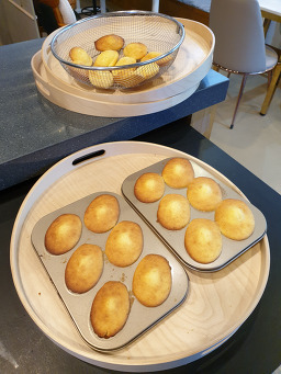 서로
