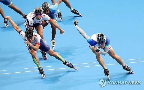 [아시안게임] 세리머니하다 역전패…한국 롤러, 남자 3,000m 계주 은메달...