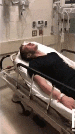 병원에 누워있는 마약사범 구타하는 미국경찰