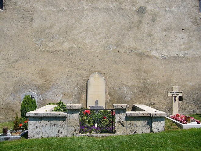 릴케(Rainer Maria Rilke)의 무덤