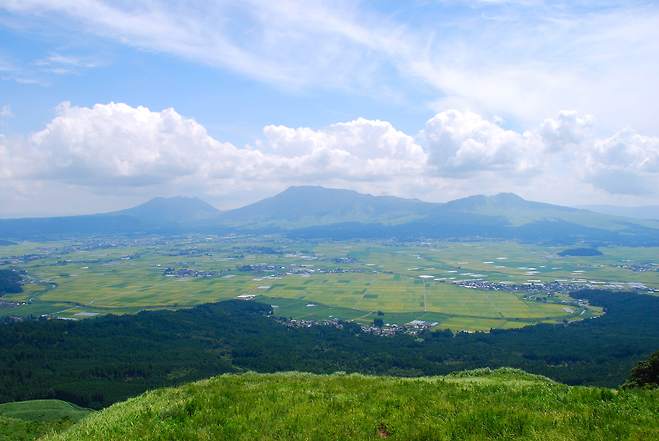 아소산 (Aso Mountain)