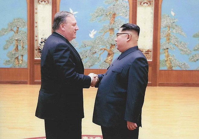 마이크 폼페이오 미국 국무장관과 김정은 북한 국무위원장