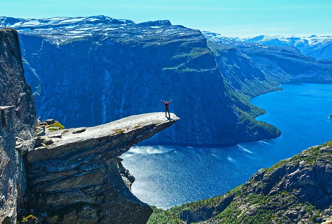 트롤퉁가(Trolltunga), 오다(Odda)에 위치