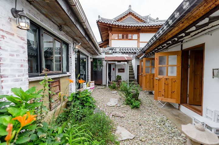 [전주여행] 전주한옥마을숙박, 한옥마을게스트하우스, 한옥마을온돌방(무료조식, 위치, 주차할인) : 소리풍경