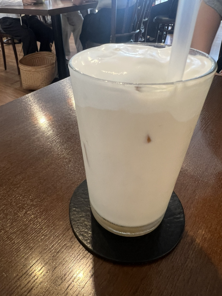 퀜치커피 매장 사진