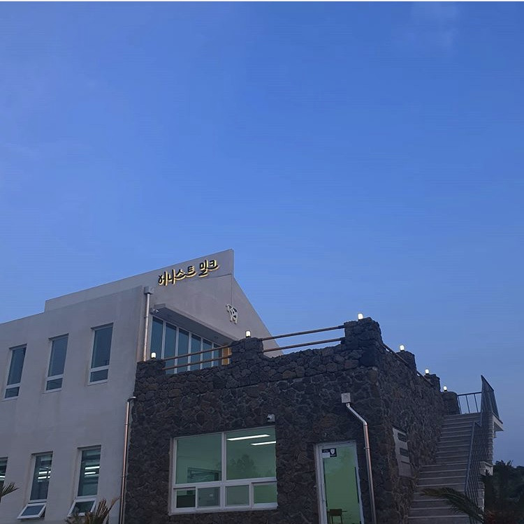 어니스트밀크 본점 매장 사진