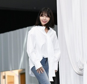 정은지, 킬힐로 완성한 청바지핏 (쿨FM 기자간담회)