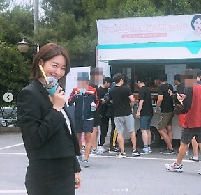 공효진, 신민아에 커피차 선물 "강선영 안방 1열 보좌관 드림"