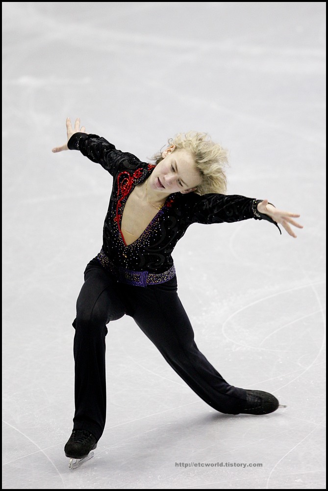 SBS ISU Grand Prix of Figure Skating Final Goyang Korea 2008/2009 2008/2009 SBS ISU 고양 피겨스케이팅 그랑프리 파이널 대회 Junior Men - Short Program Artur GACHINSKI