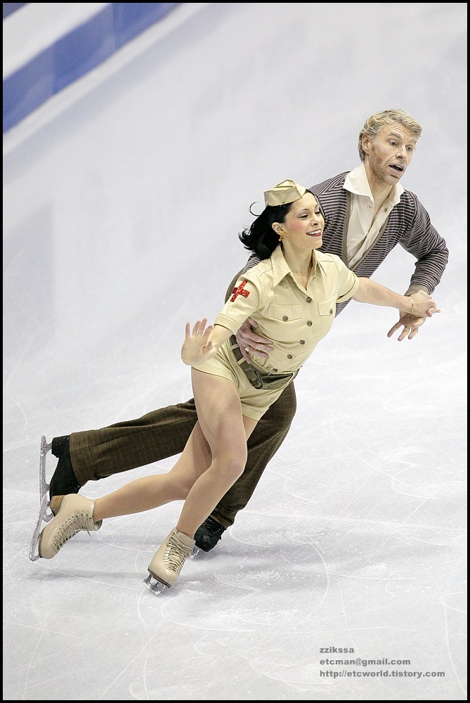 Isabelle DELOBEL & Olivier SCHOENFELDER at 'SBS ISU Grand Prix of Figure Skating Final Goyang Korea 2008/2009' Ice Dance Original Dance