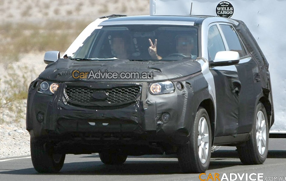 KIA XM (Sorento) SUV spyshot