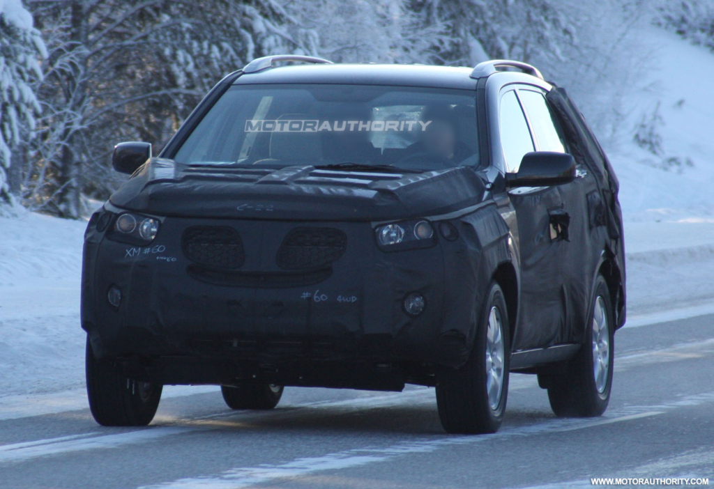 KIA XM (Sorento) SUV spyshot