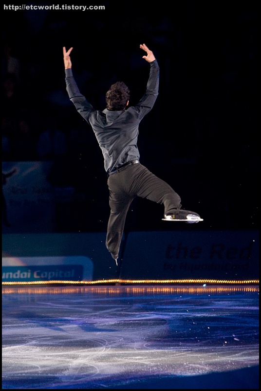 '현대카드슈퍼매치 Ⅶ - '08 Superstars on Ice' 2부에서 연기를 펼치는 스테판 랑비엘 (Stephane Lambiel) 