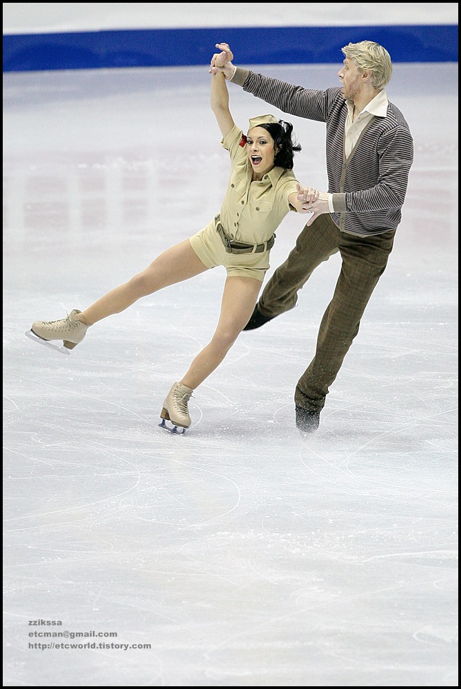 Isabelle DELOBEL & Olivier SCHOENFELDER at 'SBS ISU Grand Prix of Figure Skating Final Goyang Korea 2008/2009' Ice Dance Original Dance